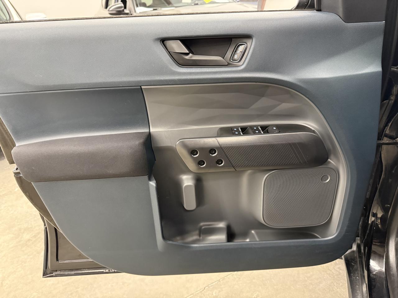 2023 Ford Maverick XL Photo