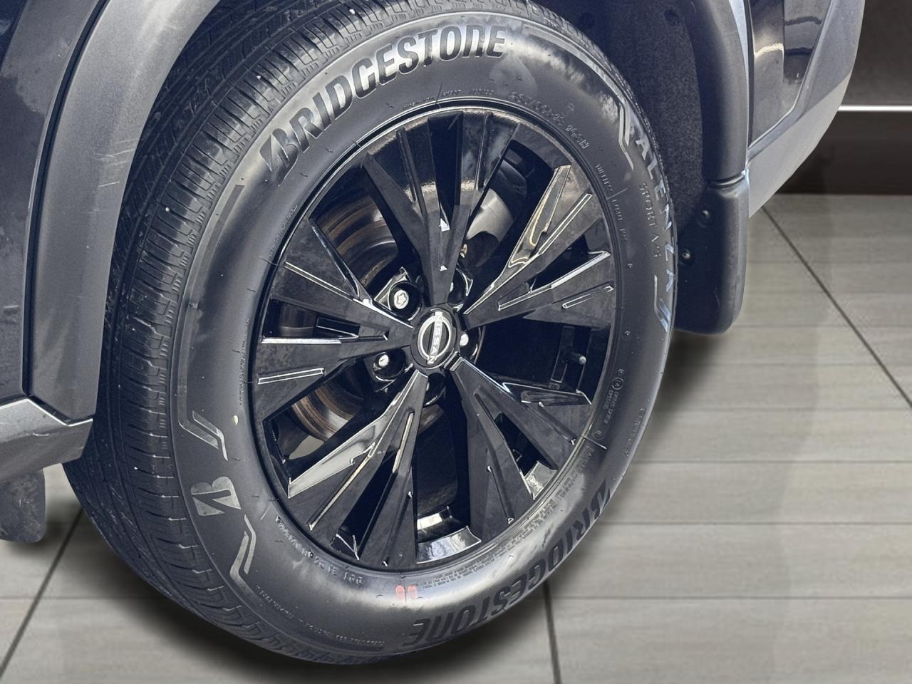 2023 Nissan Rogue SV Premium AWD Midnight Edition+CLEAN CARFAX Photo