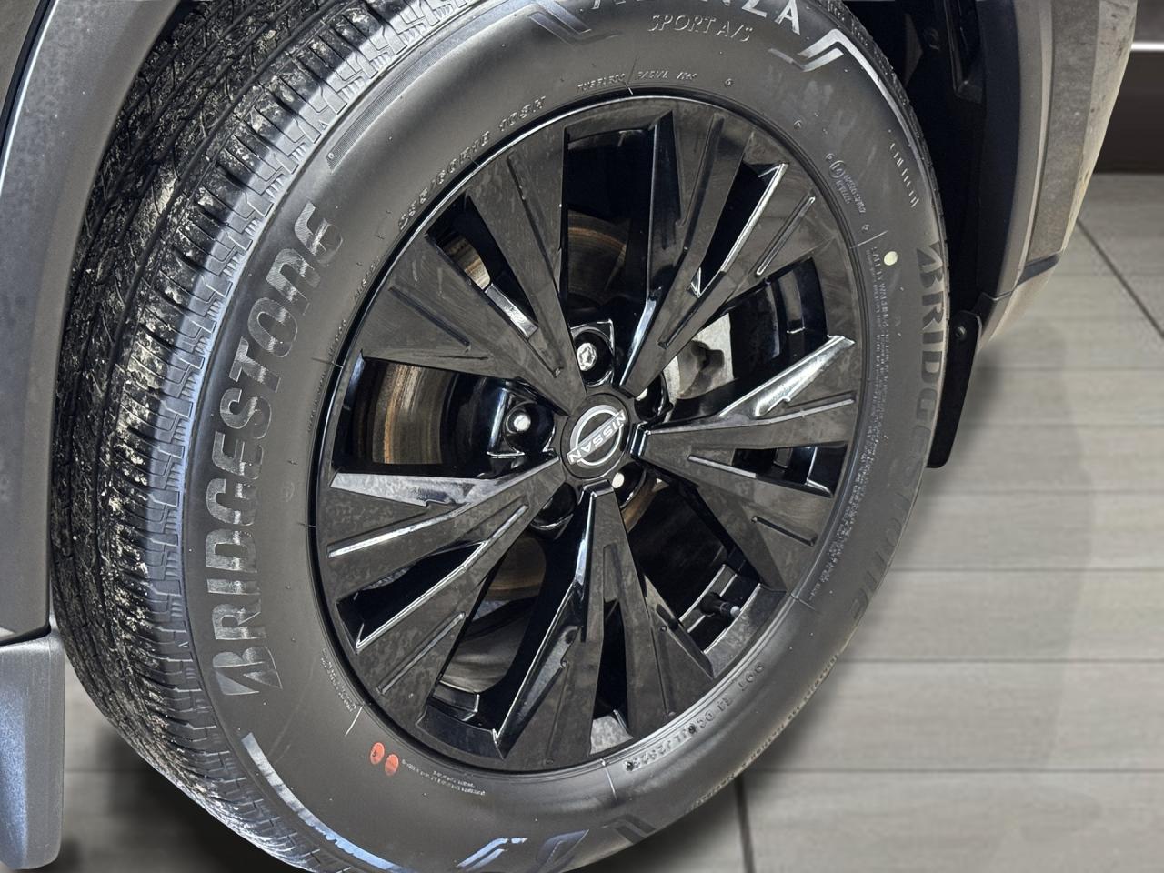 2023 Nissan Rogue SV Premium AWD Midnight Edition+CLEAN CARFAX Photo