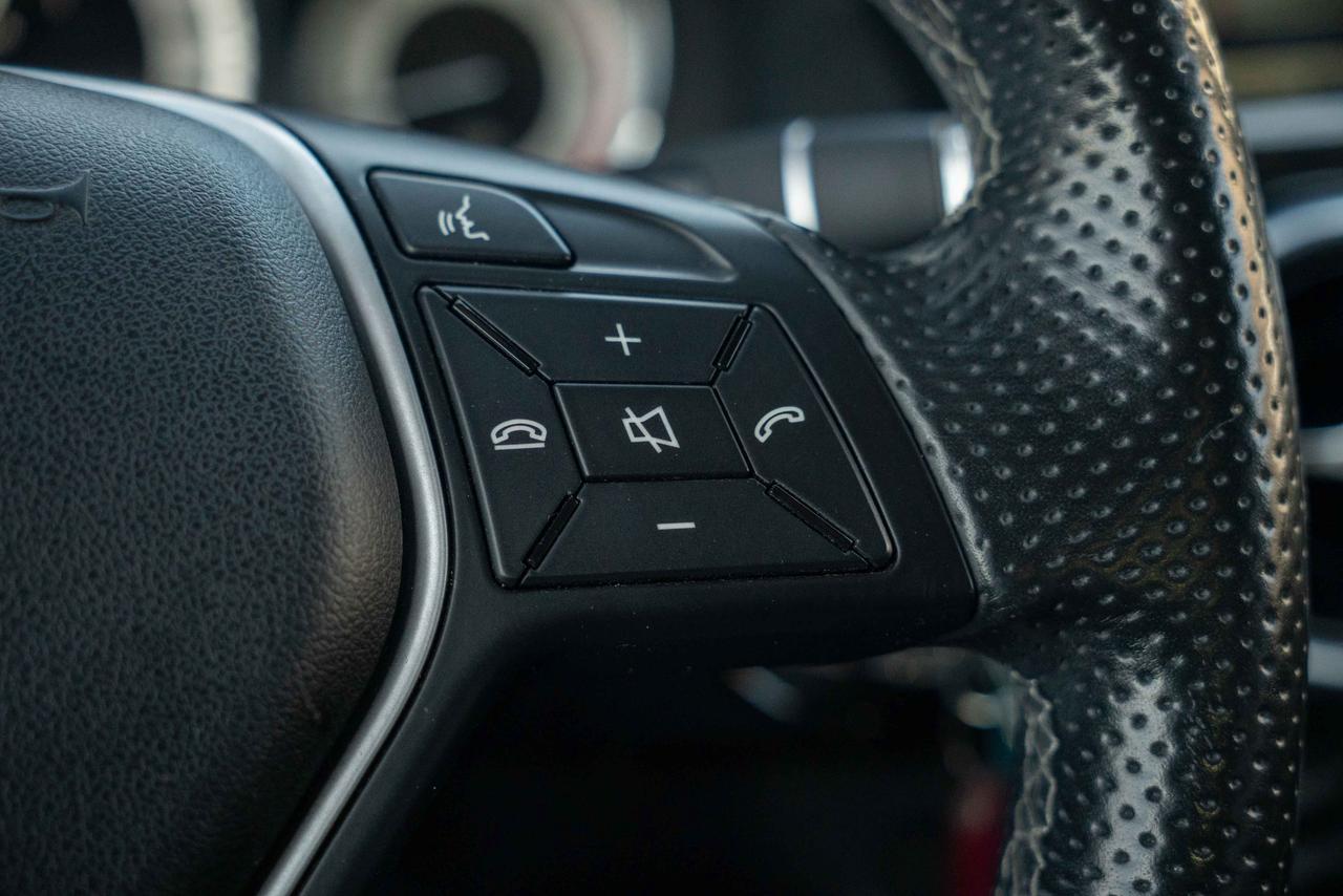 2015 Mercedes-Benz GLK-Class 250 BlueTec Photo