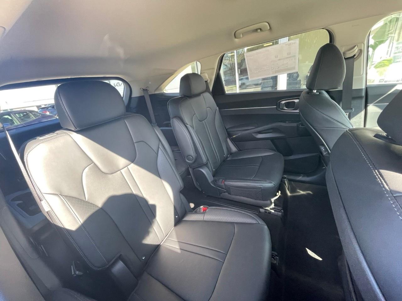 2026 Kia Sorento Plug-In Hybrid EX AWD Photo