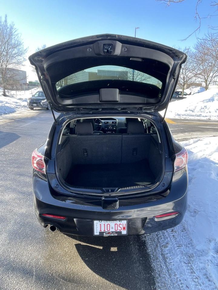 2013 Mazda MAZDA3 GS-SKY   161,000 KMS      6 SPEED MANUAL Photo