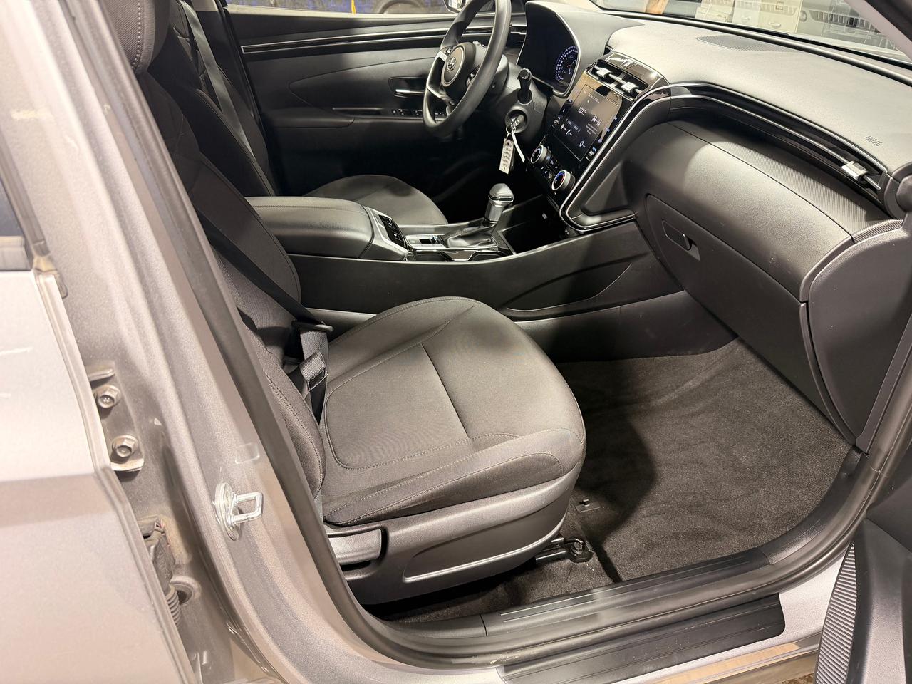 2022 Hyundai Tucson Essential AWD+ApplePlay+ONE OWNER+CLEAN CARFAX Photo