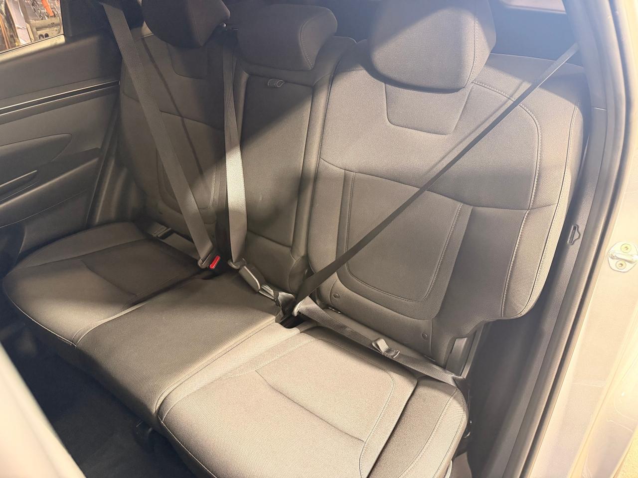 2022 Hyundai Tucson Essential AWD+ApplePlay+ONE OWNER+CLEAN CARFAX Photo