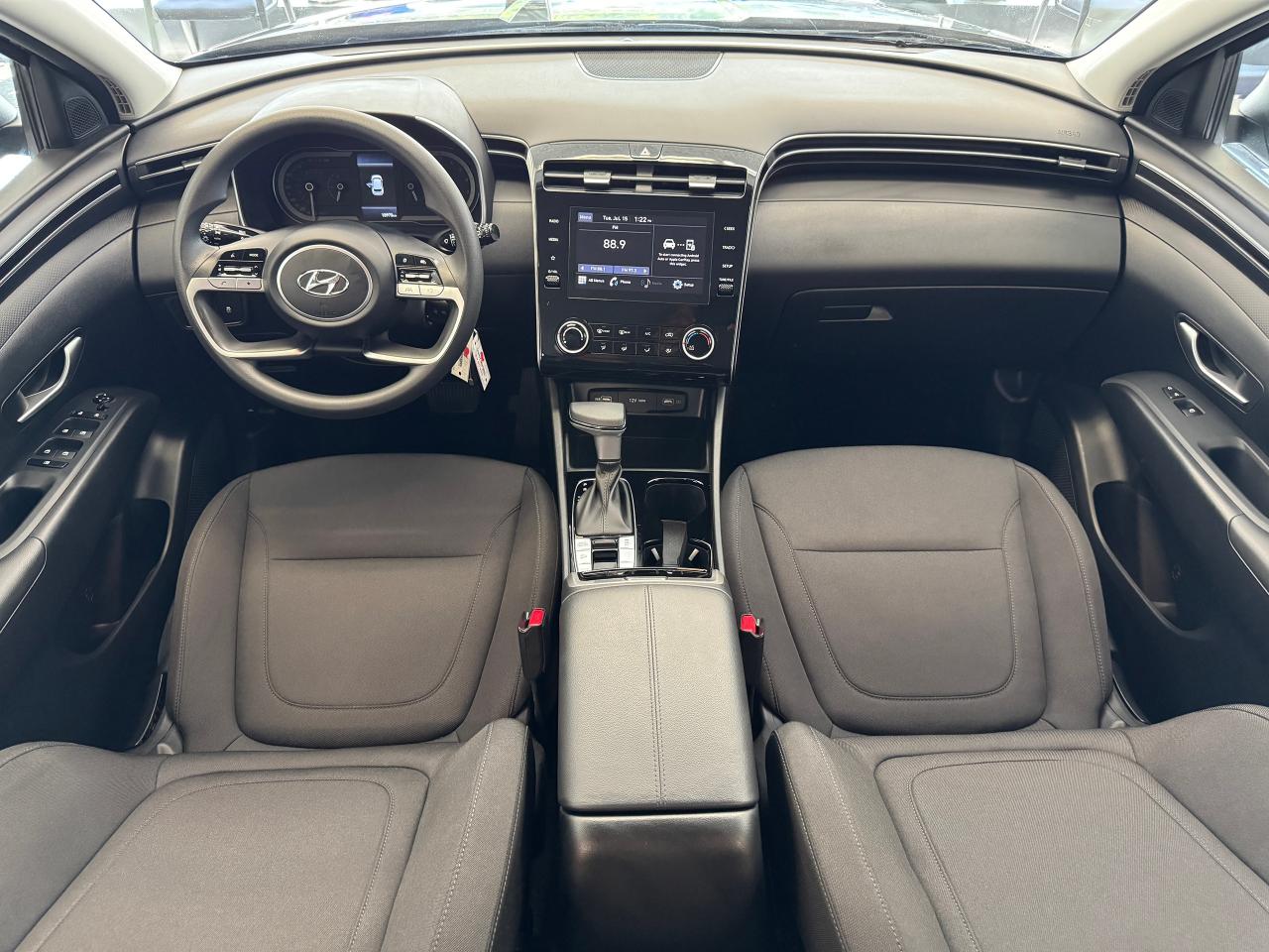 2022 Hyundai Tucson Essential AWD+ApplePlay+ONE OWNER+CLEAN CARFAX Photo