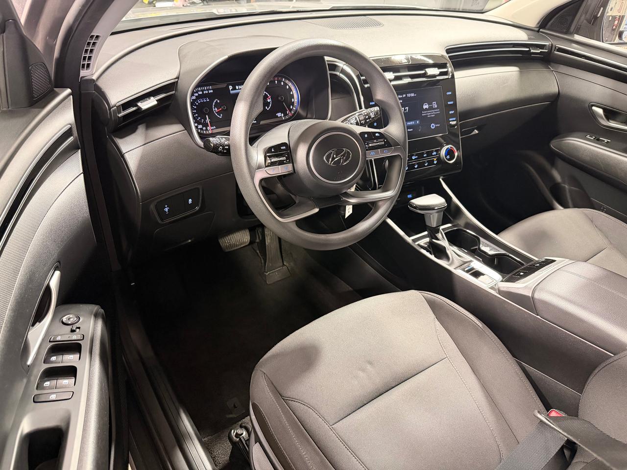 2022 Hyundai Tucson Essential AWD+ApplePlay+ONE OWNER+CLEAN CARFAX Photo