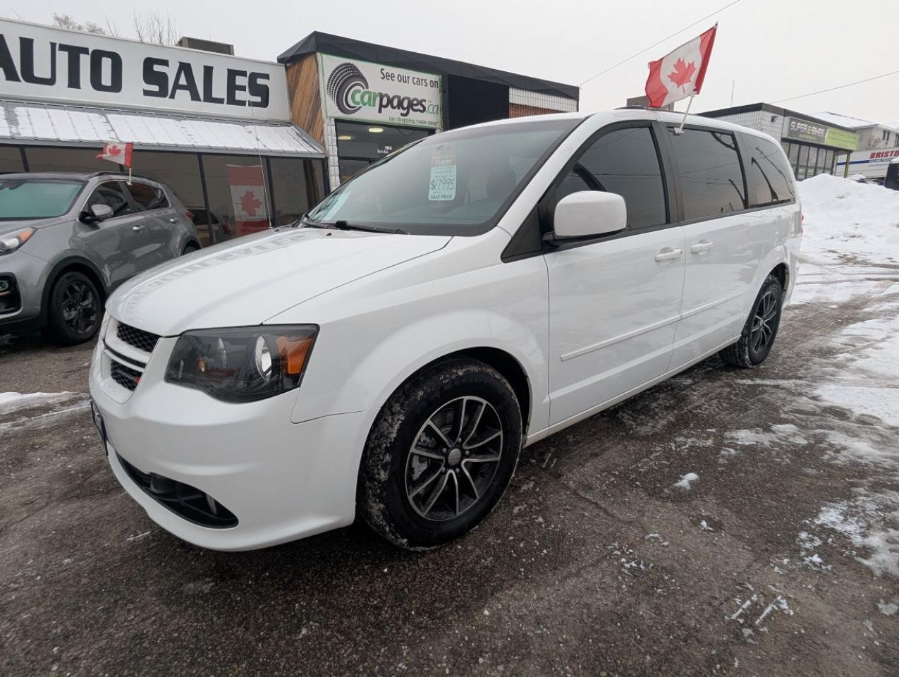 2017 Dodge Grand Caravan GT WITH POWER SLIDING DOORS & LIFTGATE!! Photo