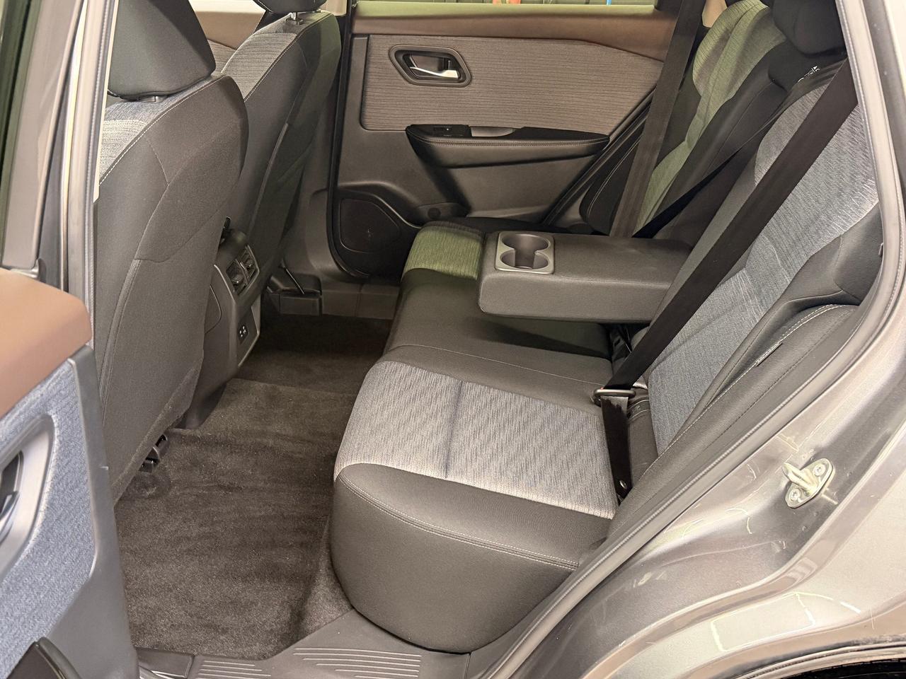 2023 Nissan Rogue SV Moonroof AWD+Previous Lease+CLEAN CARFAX Photo87