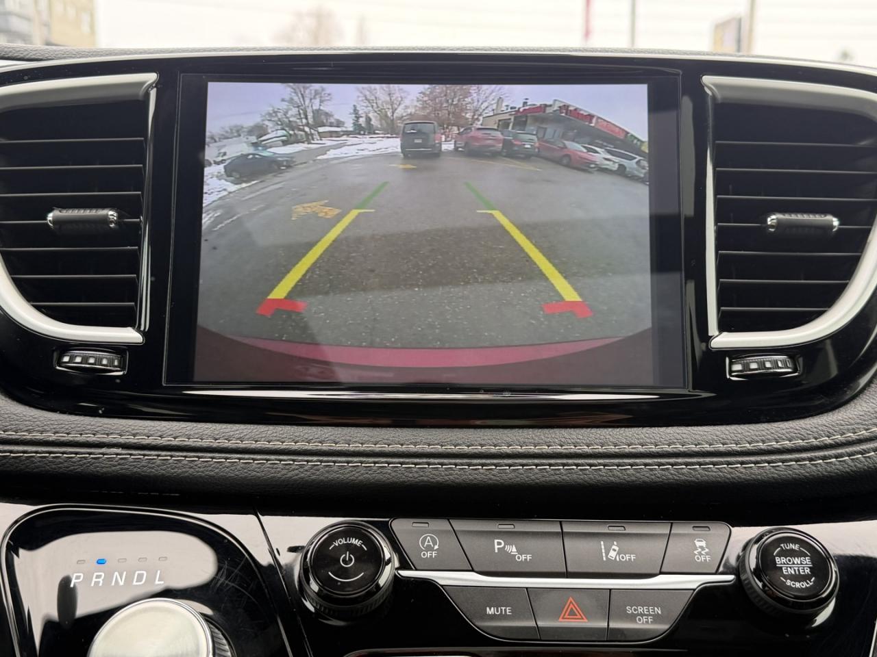 2022 Chrysler Pacifica Touring-L Photo