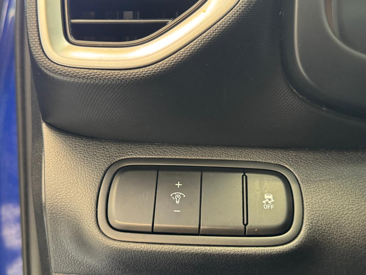 2023 Hyundai Venue Preferred+Blind Spot+CLEAN CARFAX Photo