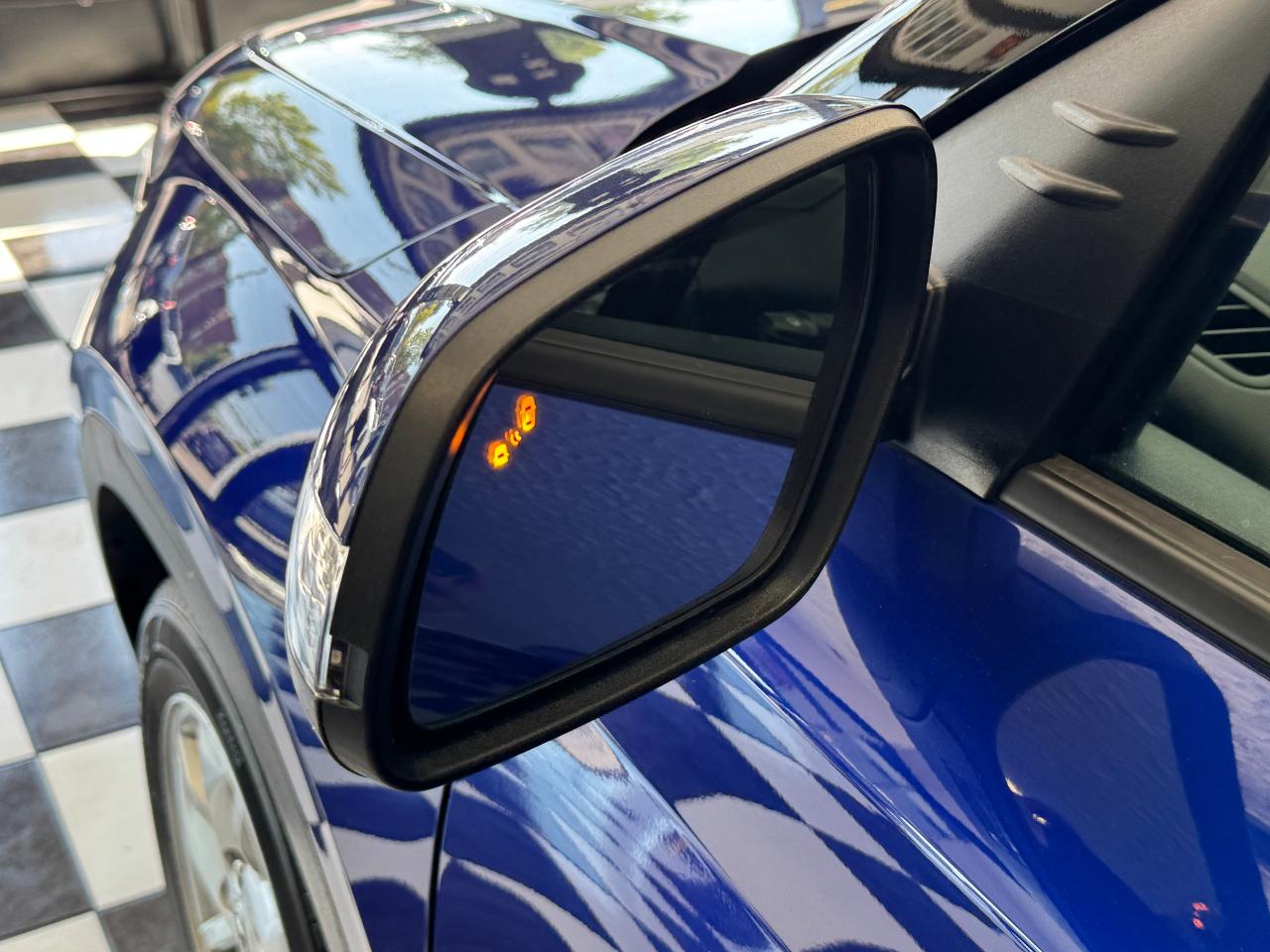 2023 Hyundai Venue Preferred+Blind Spot+CLEAN CARFAX Photo3