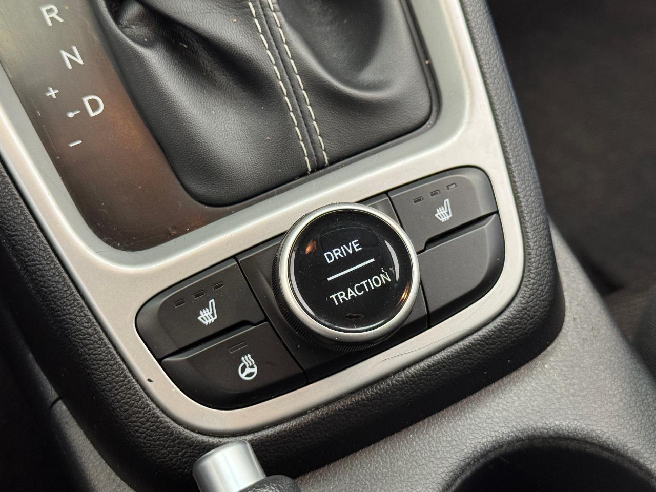 2023 Hyundai Venue Preferred+Blind Spot+CLEAN CARFAX Photo