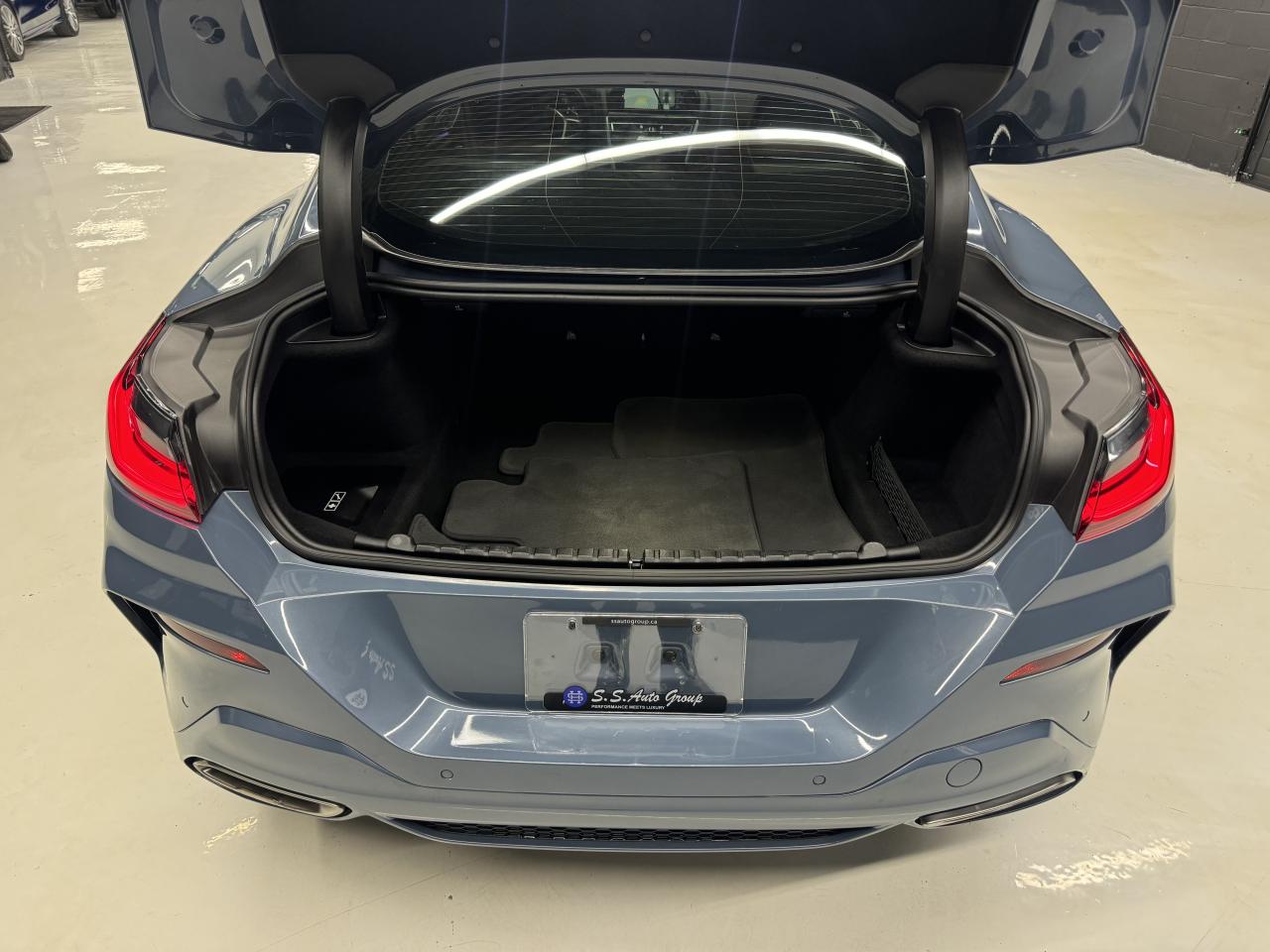 2019 BMW M850i COUPE|CARBON ROOF|NAV|360CAM|BSM|FCW|LKA|AMBIENT| Photo