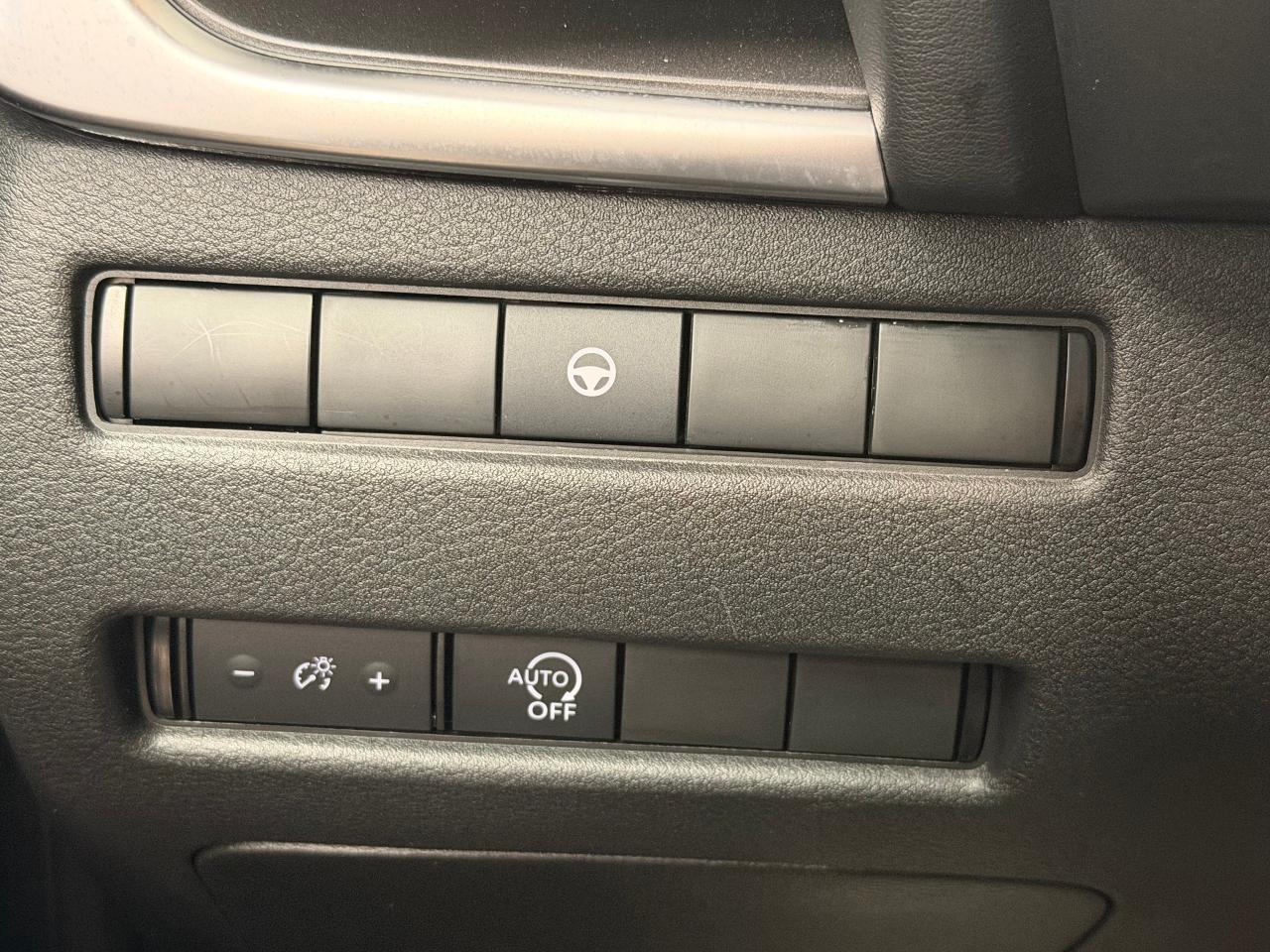 2023 Nissan Rogue SV Moonroof+ONE OWNER+CLEAN CARFAX Photo5