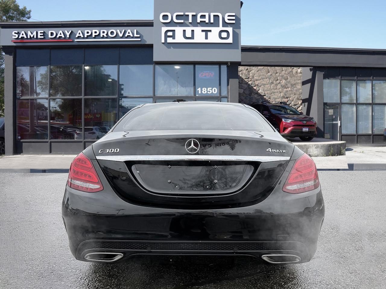 2018 Mercedes-Benz C-Class C 300 4MATIC Sedan Photo4