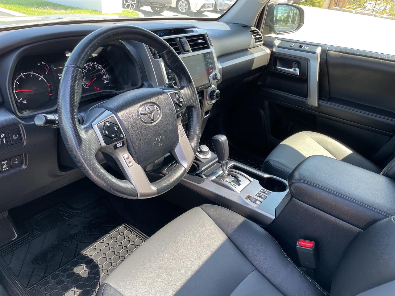 2024 Toyota 4Runner SR-5 Premium 7 passanger Photo
