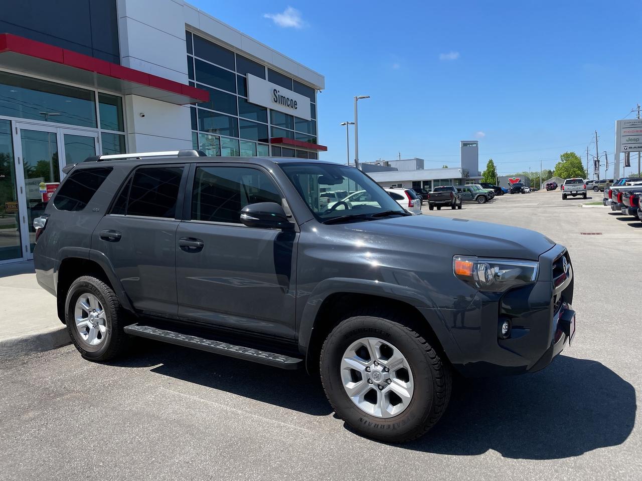 2024 Toyota 4Runner SR-5 Premium 7 passanger Photo