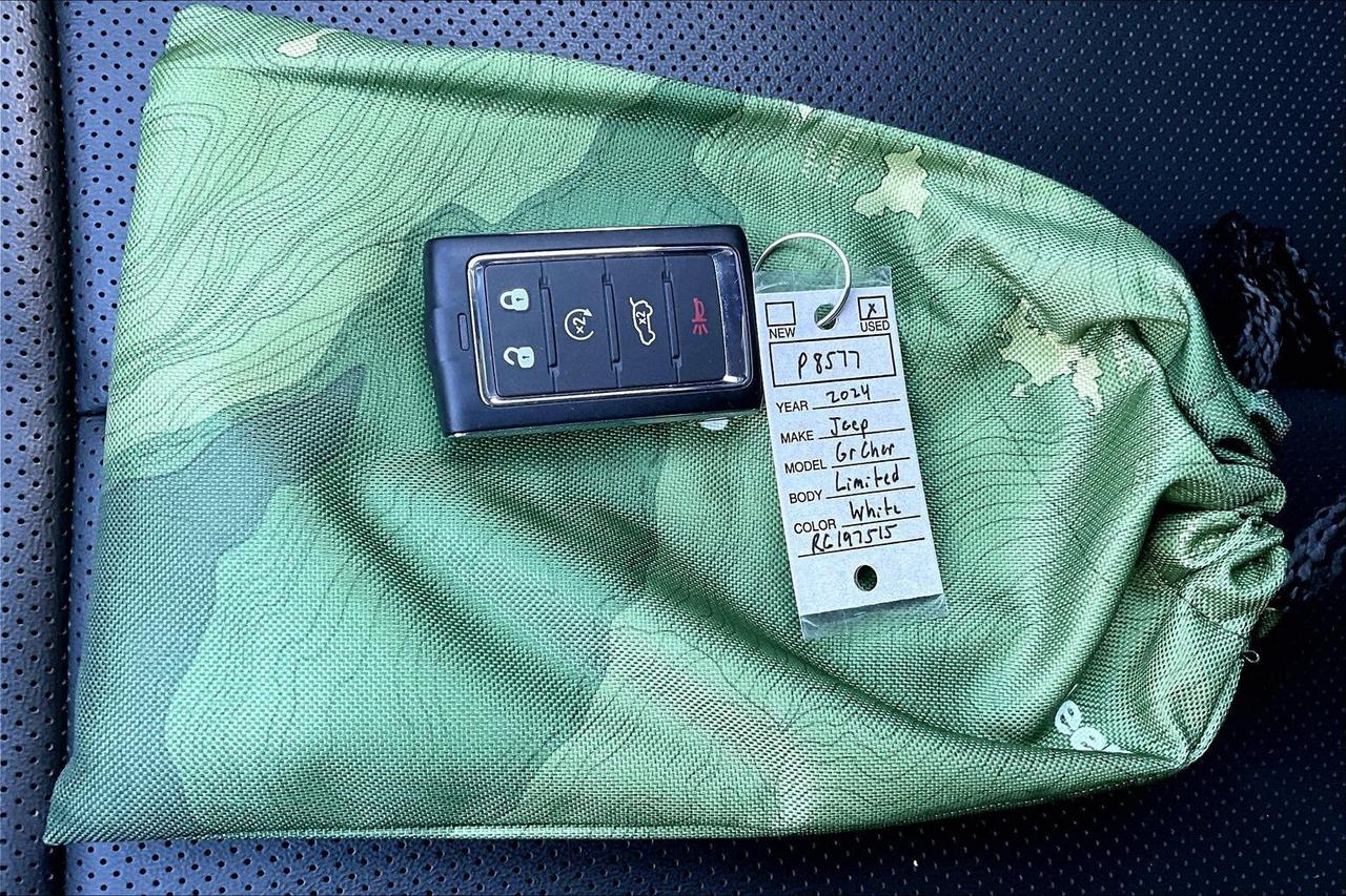 2024 Jeep Grand Cherokee Limited |BlackAppearance |LuxTech |Panoroof |4X4 Photo