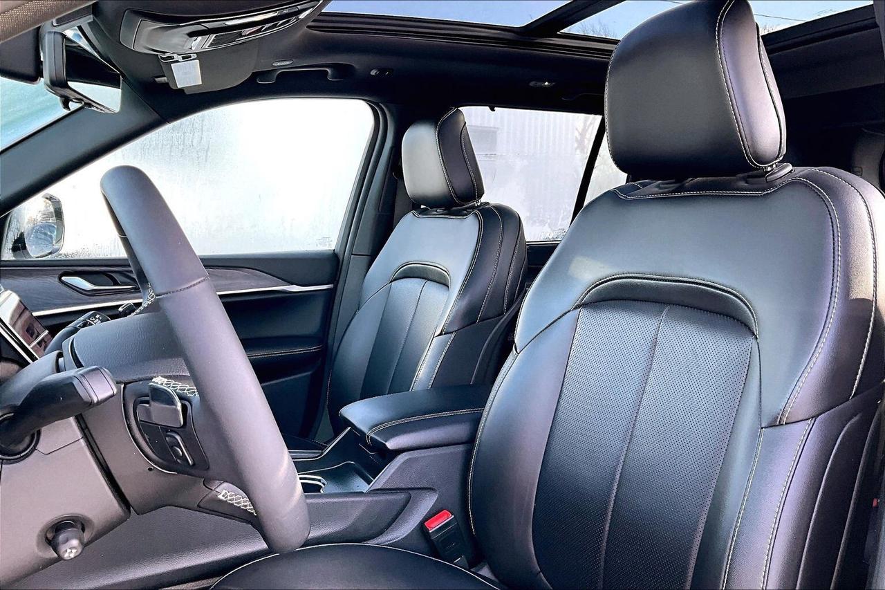 2024 Jeep Grand Cherokee Limited |BlackAppearance |LuxTech |Panoroof |4X4 Photo