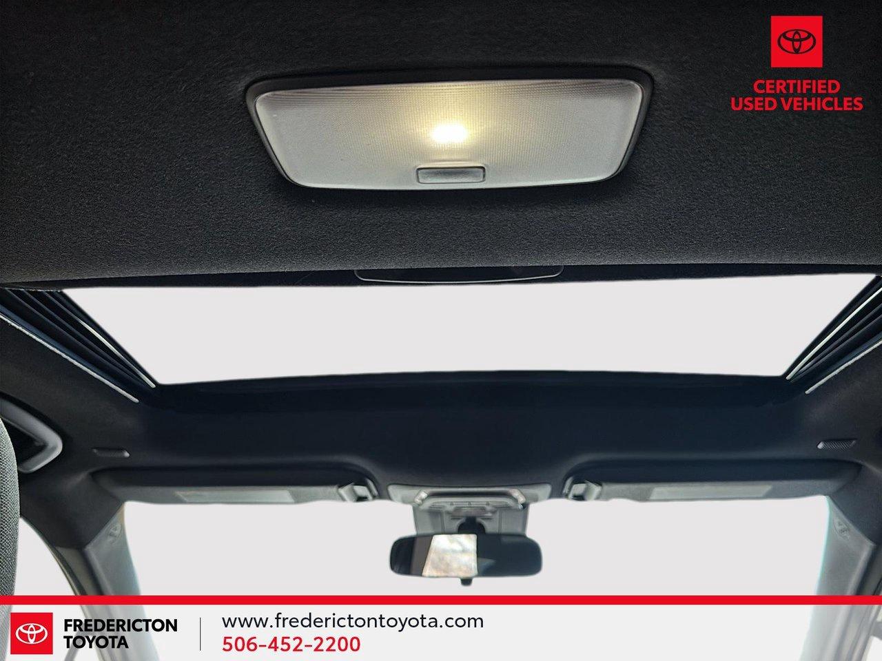 2025 Toyota Corolla Hybrid SE Photo