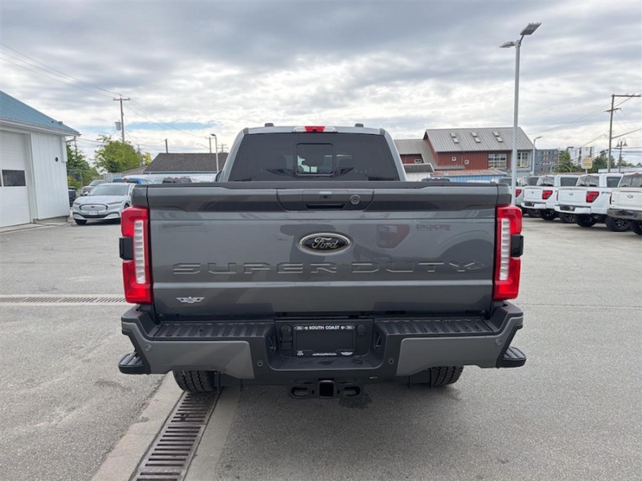 2026 Ford F-350 Super Duty XLT  - Diesel Engine Photo3