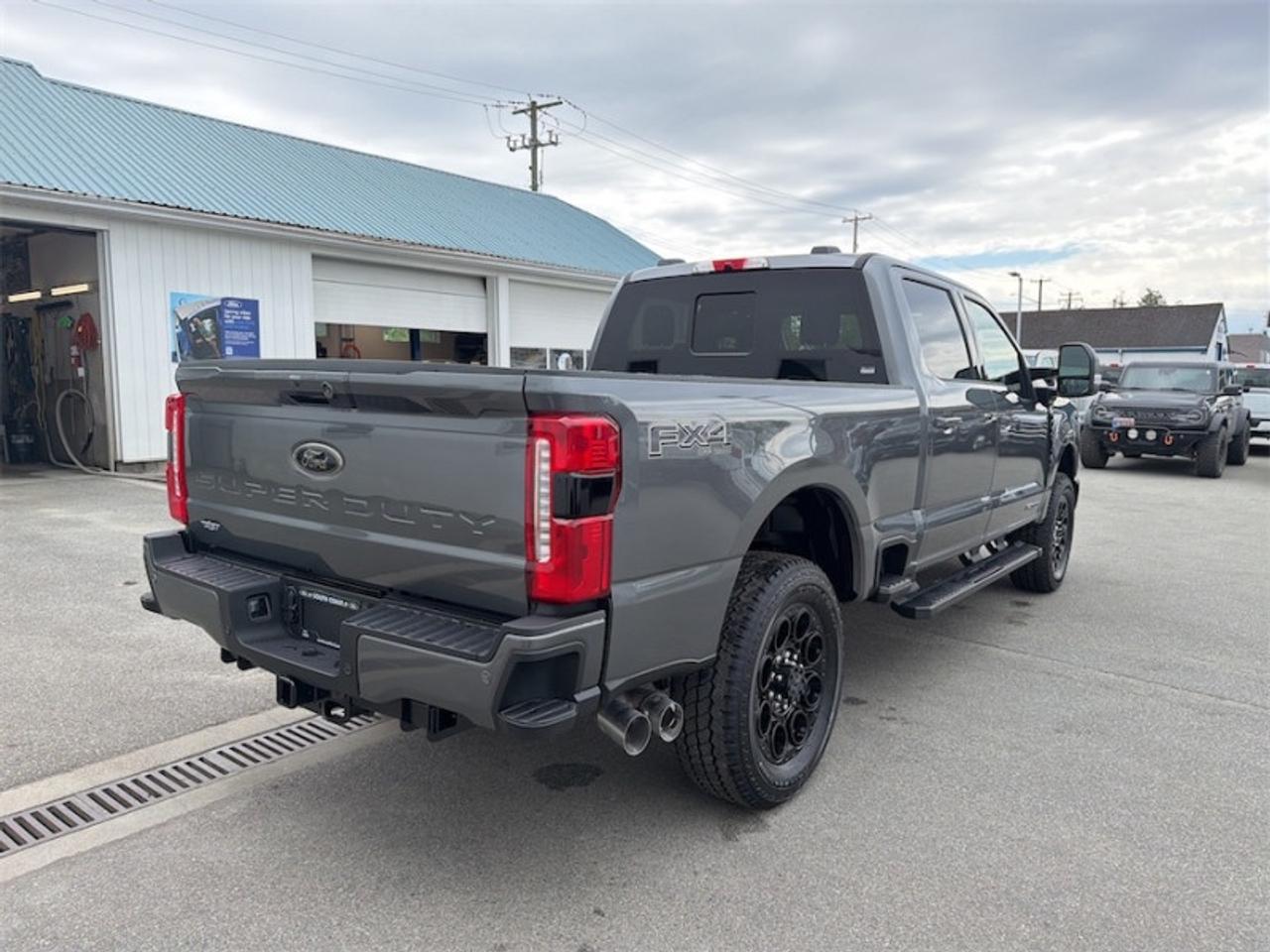 2026 Ford F-350 Super Duty XLT  - Diesel Engine Photo4