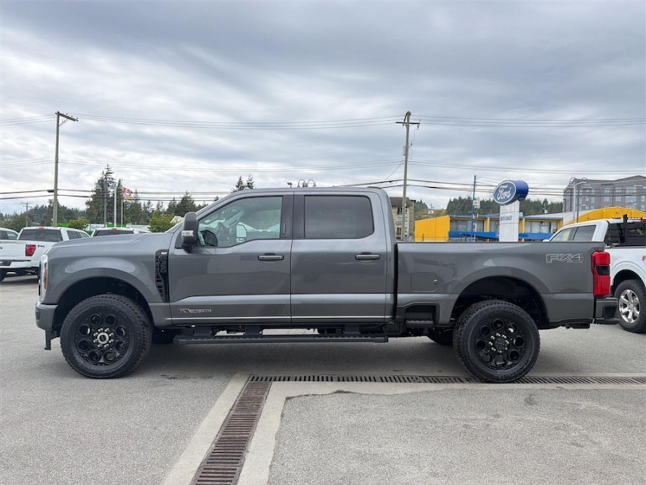 2026 Ford F-350 Super Duty XLT  - Diesel Engine Photo1