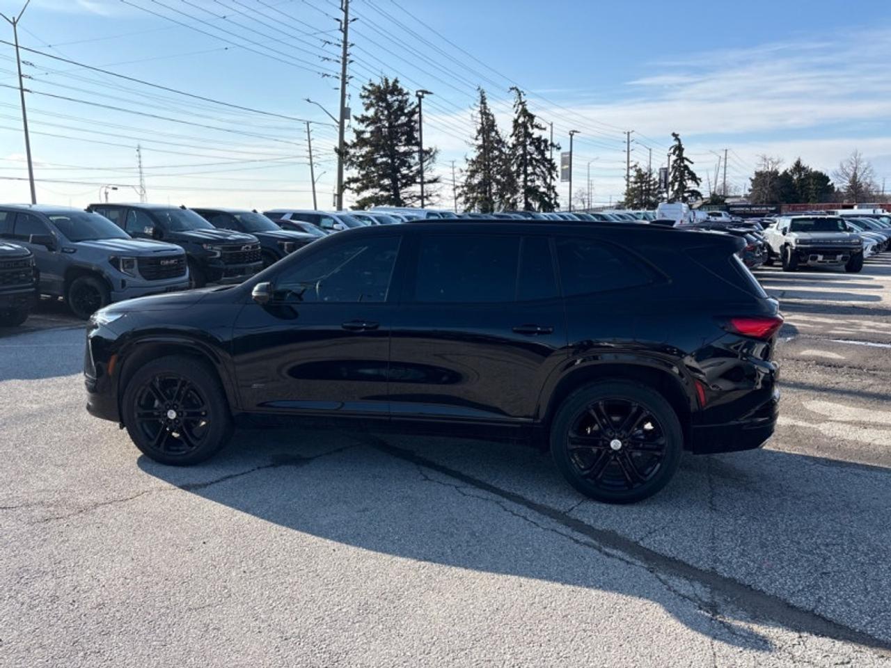 2025 Buick Enclave Sport Touring  UPGRADED 22-INCH WHEELS Photo4