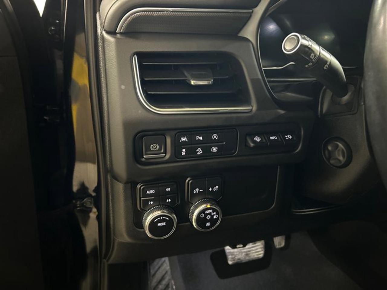 13571105
