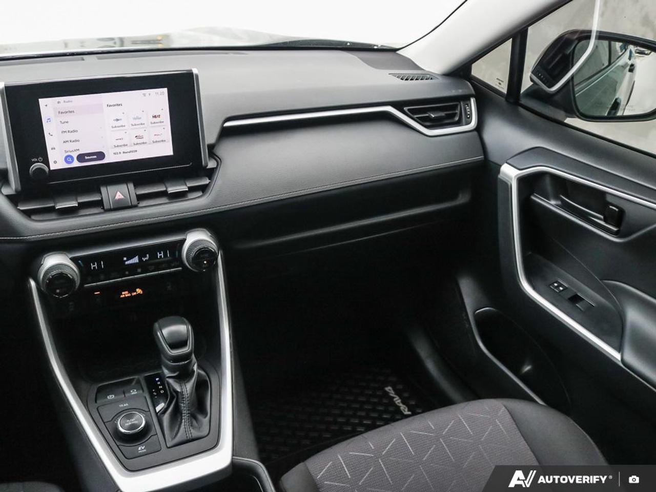 2024 Toyota RAV4 Hybrid LE Photo