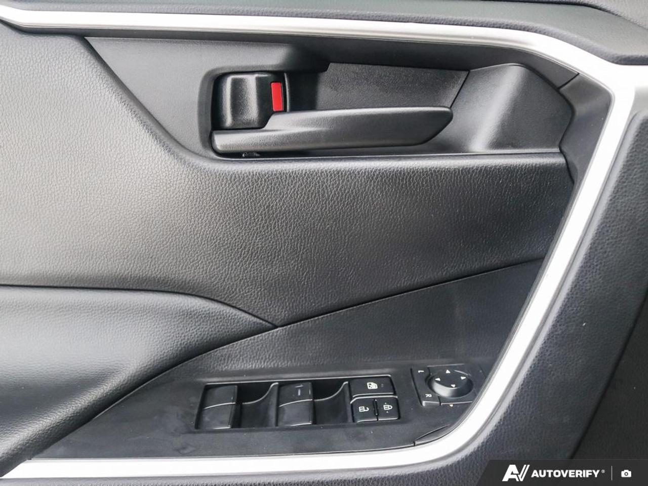 2024 Toyota RAV4 Hybrid LE Photo