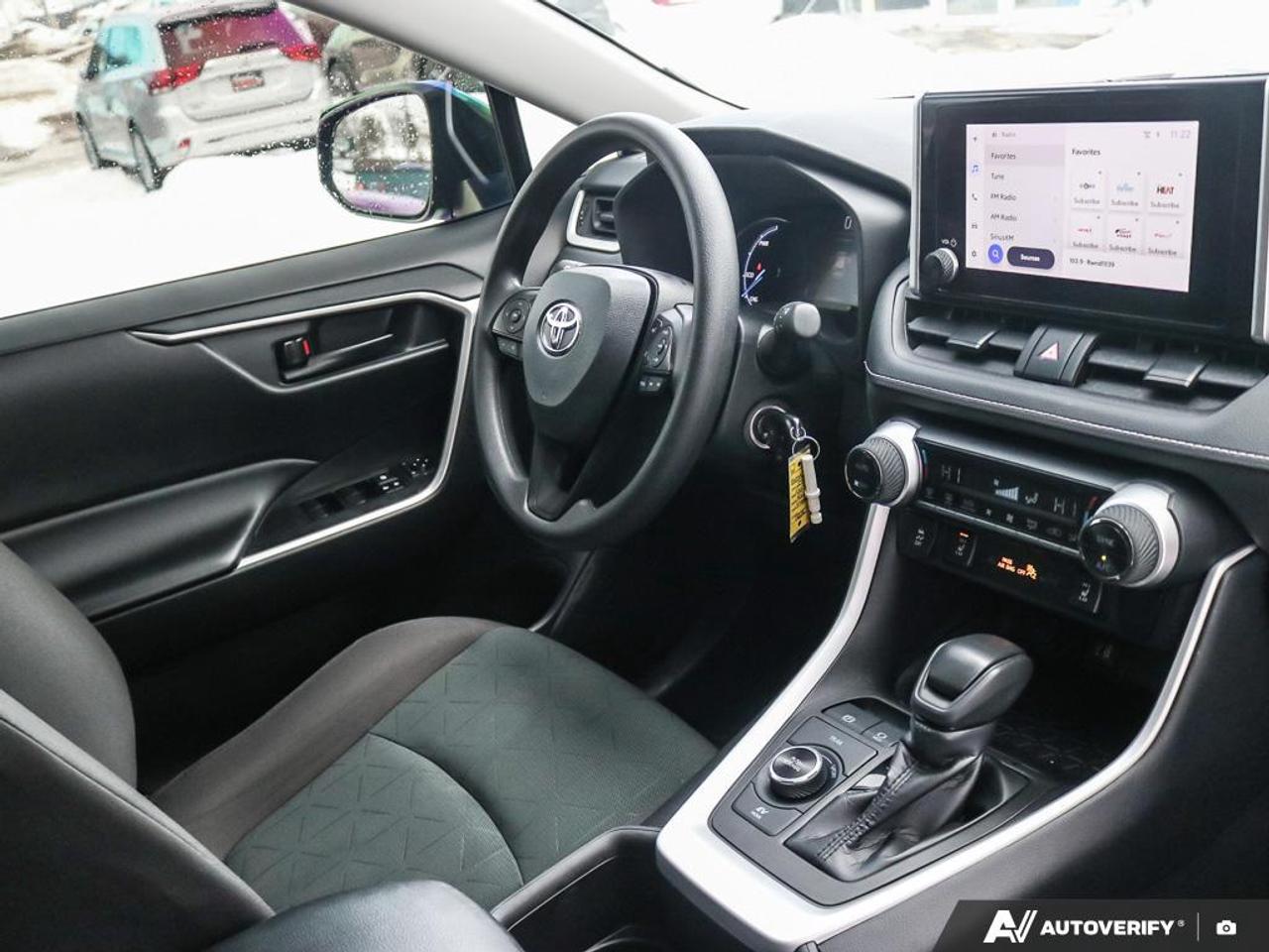 2024 Toyota RAV4 Hybrid LE Photo