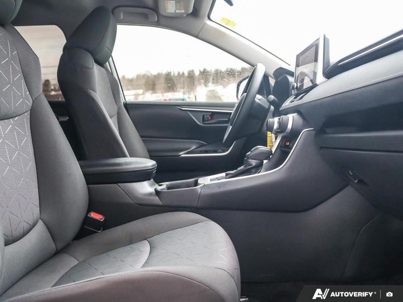 2024 Toyota RAV4 Hybrid LE Photo