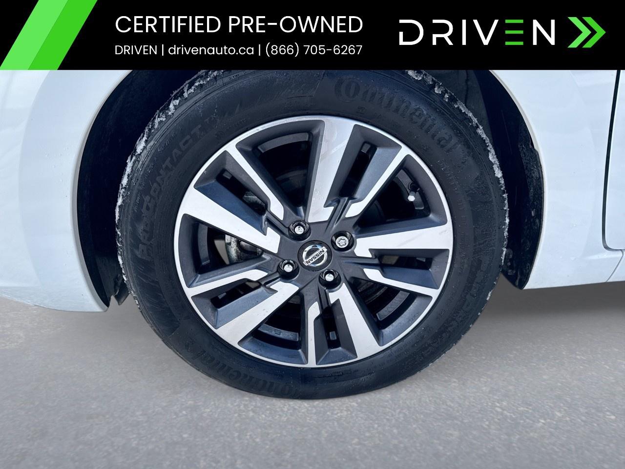 2022 Nissan Versa SV CVT Photo