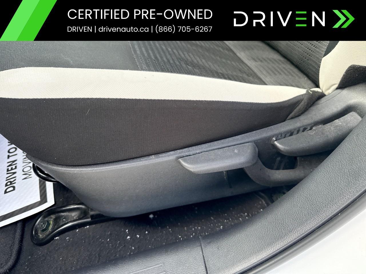 2022 Nissan Versa SV CVT Photo