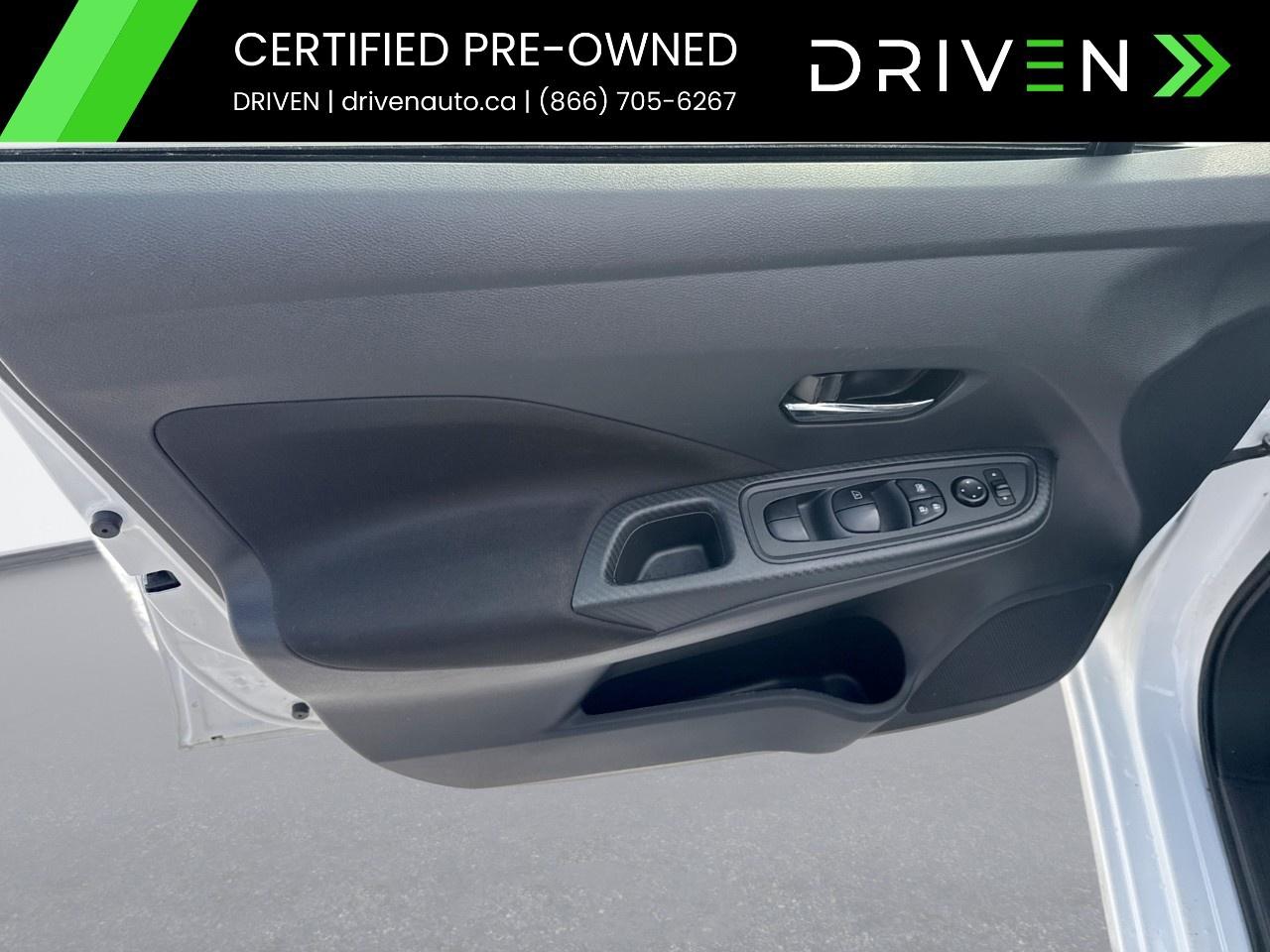 2022 Nissan Versa SV CVT Photo