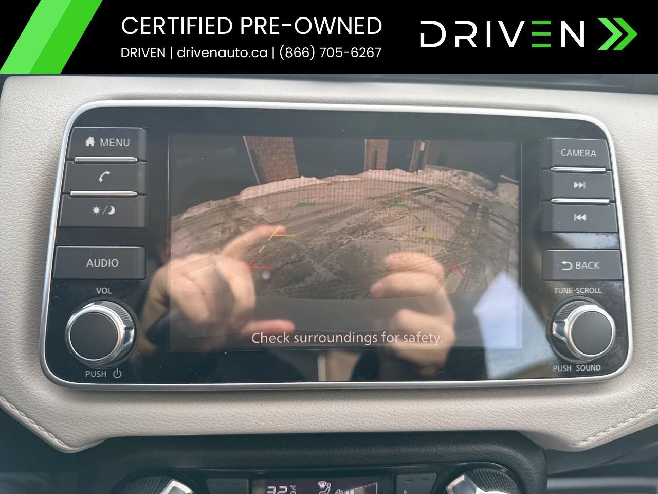 2022 Nissan Versa SV CVT Photo