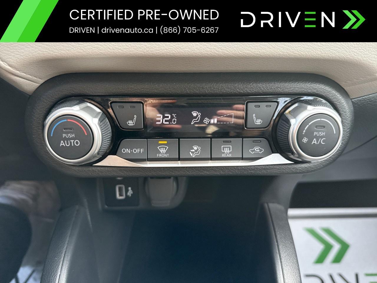 2022 Nissan Versa SV CVT Photo