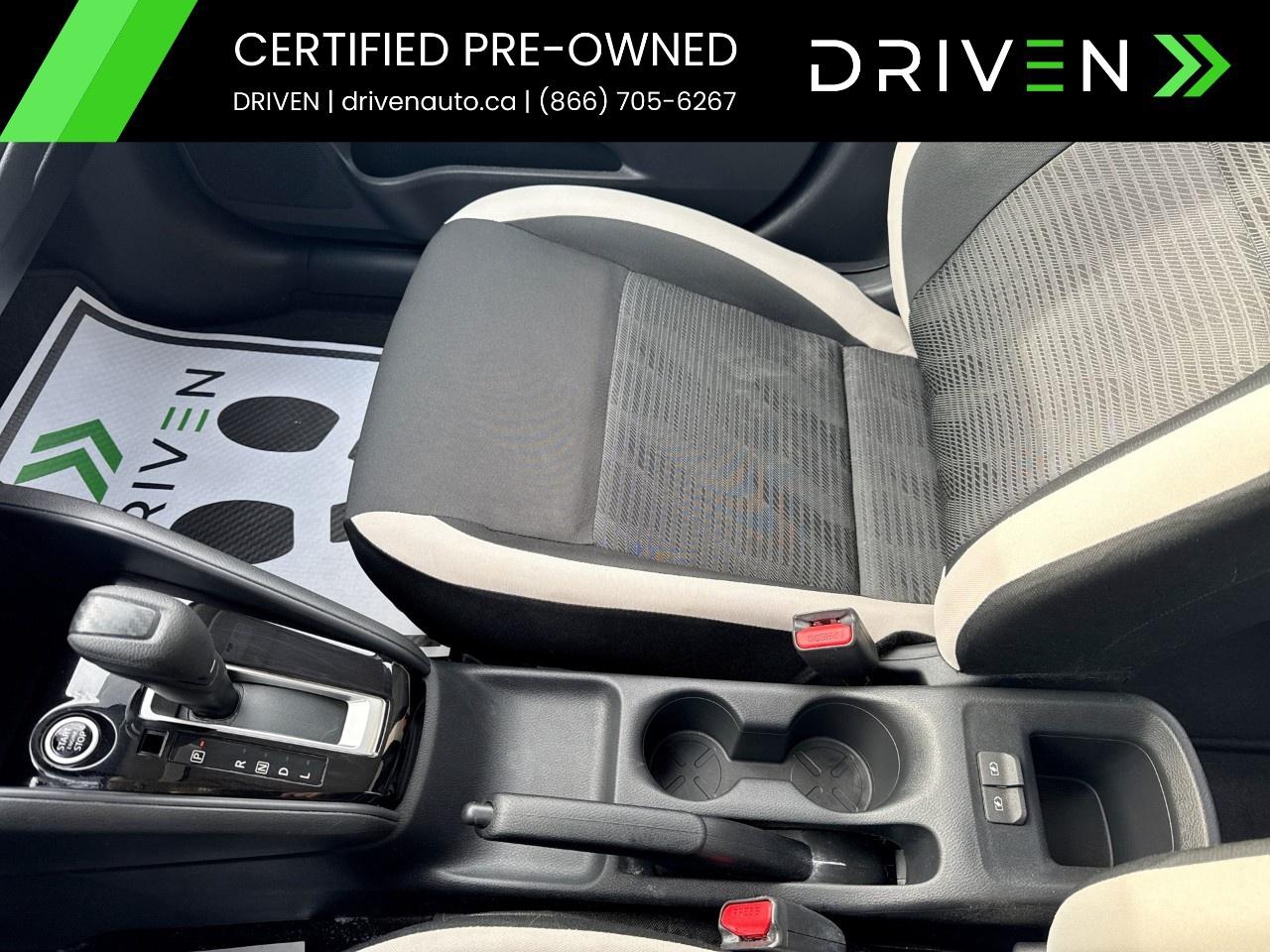 2022 Nissan Versa SV CVT Photo