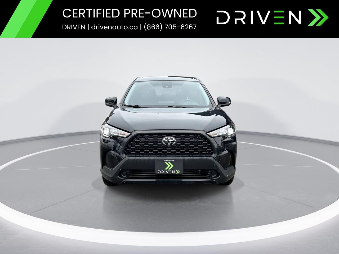 2022 Toyota Corolla Cross LE AWD Photo2