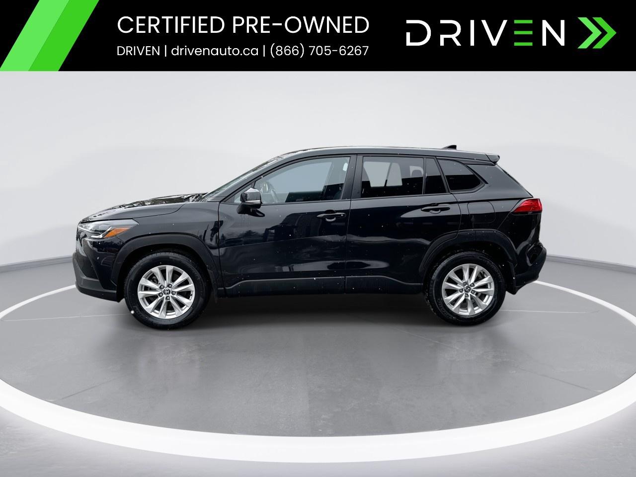 2022 Toyota Corolla Cross LE AWD Photo4