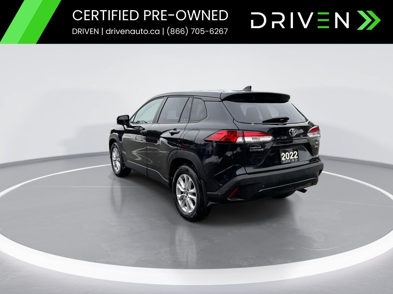 2022 Toyota Corolla Cross LE AWD Photo