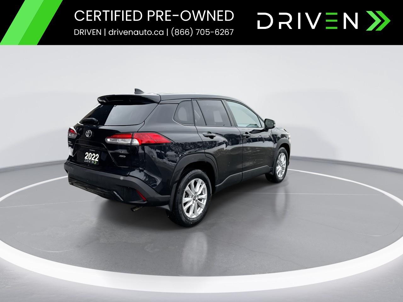 2022 Toyota Corolla Cross LE AWD Photo