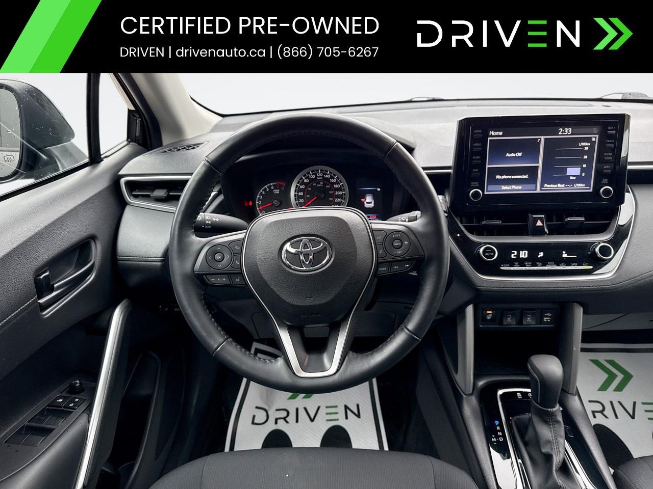 2022 Toyota Corolla Cross LE AWD Photo