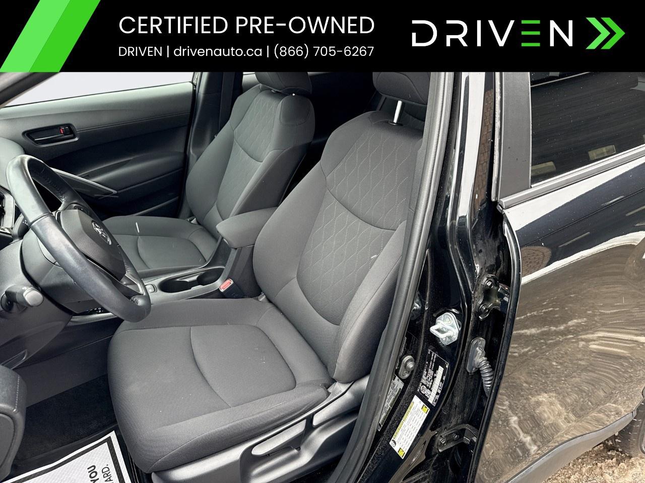 2022 Toyota Corolla Cross LE AWD Photo