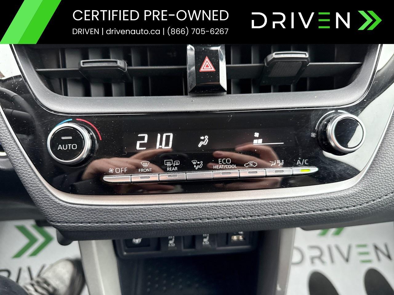 2022 Toyota Corolla Cross LE AWD Photo