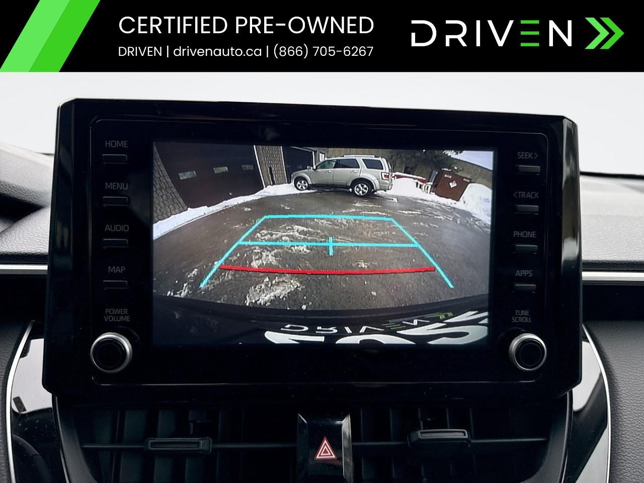 2022 Toyota Corolla Cross LE AWD Photo