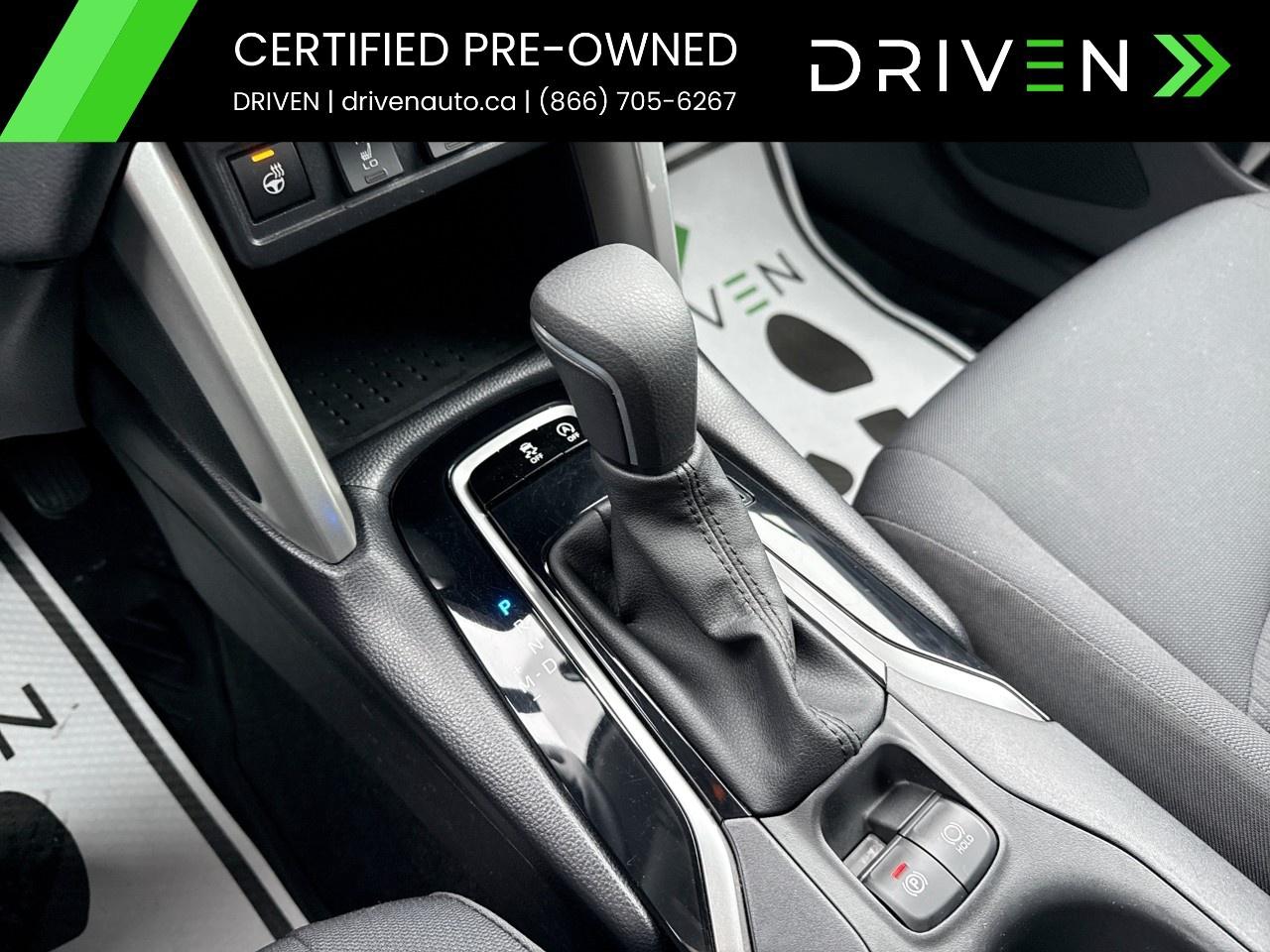 2022 Toyota Corolla Cross LE AWD Photo