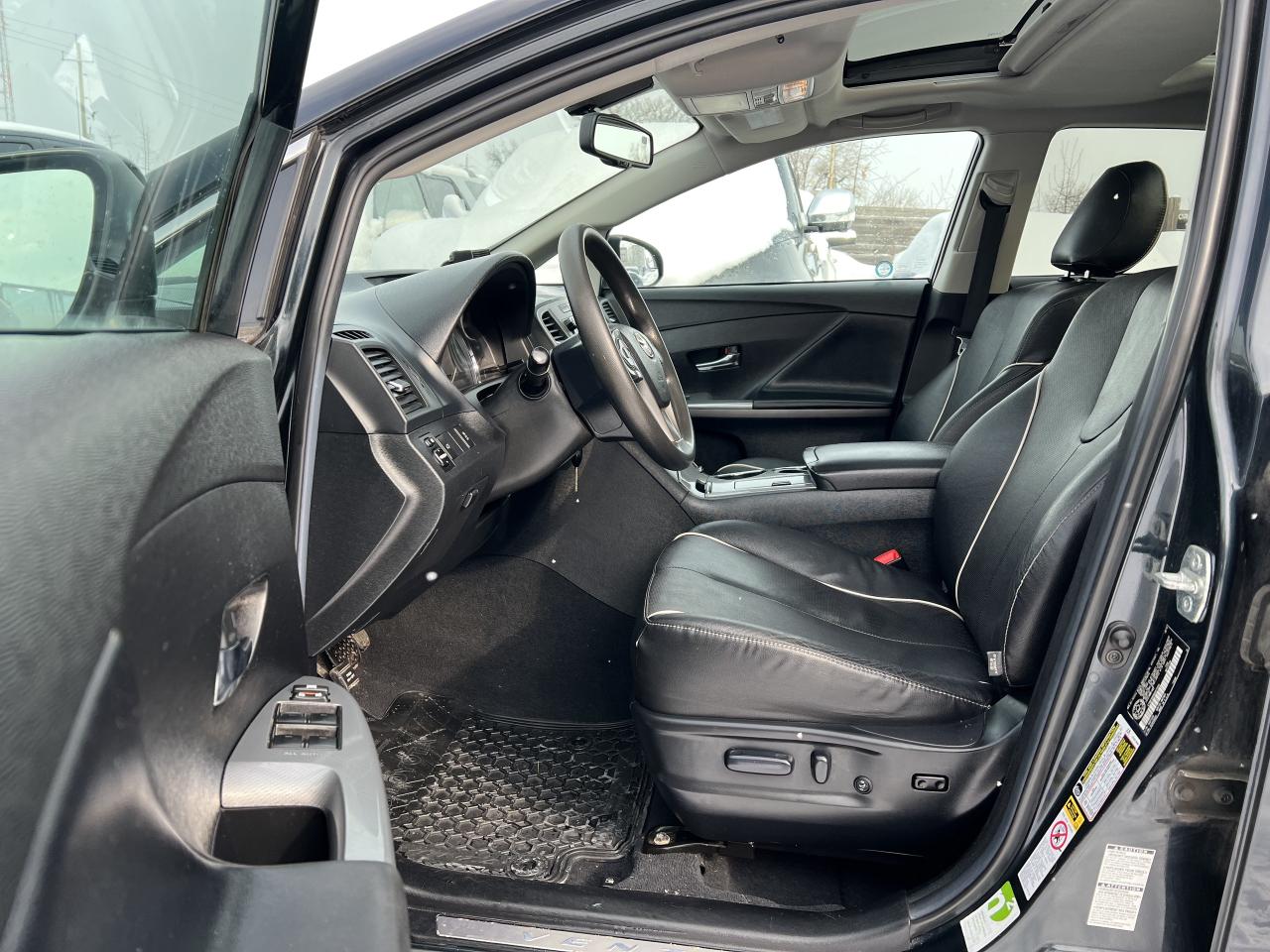 2013 Toyota Venza V6 AWD PREMIUM PACKAGE Photo