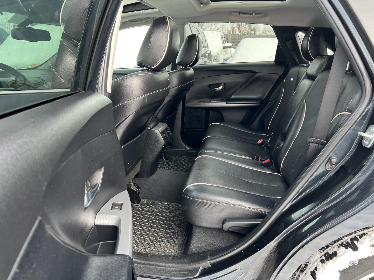 2013 Toyota Venza V6 AWD PREMIUM PACKAGE Photo